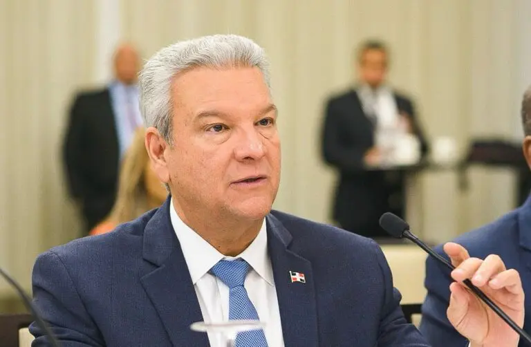 Lisandro Macarrulla llama a abordar los desaf&iacute;os y oportunidades en la ciberseguridad de RD