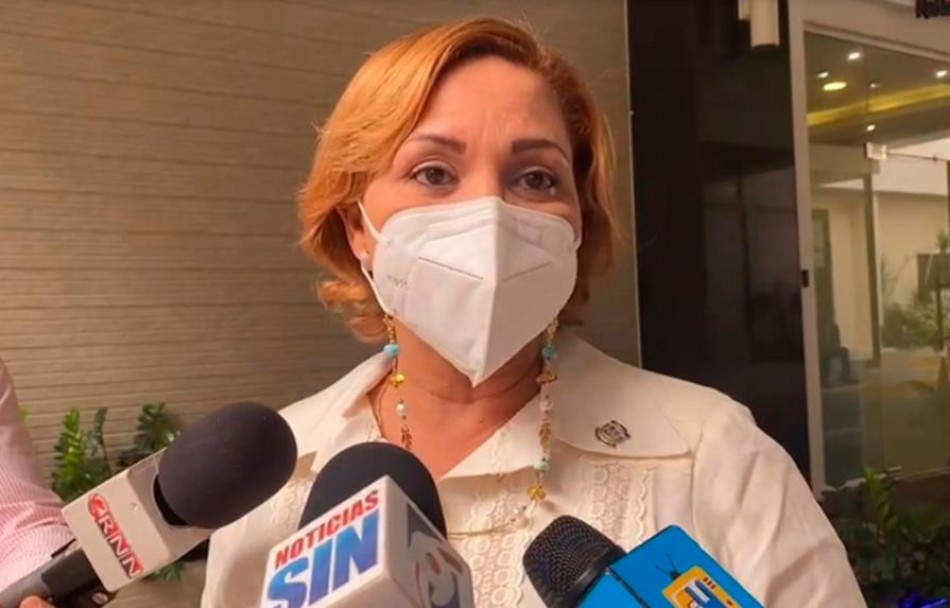 Diputada del PRM dice población debe aprender a “apagar bombillos”