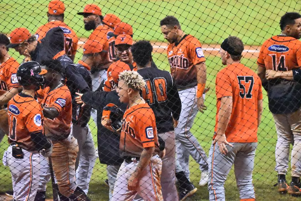 Toros vencen en el extra innings a las &Aacute;guilas