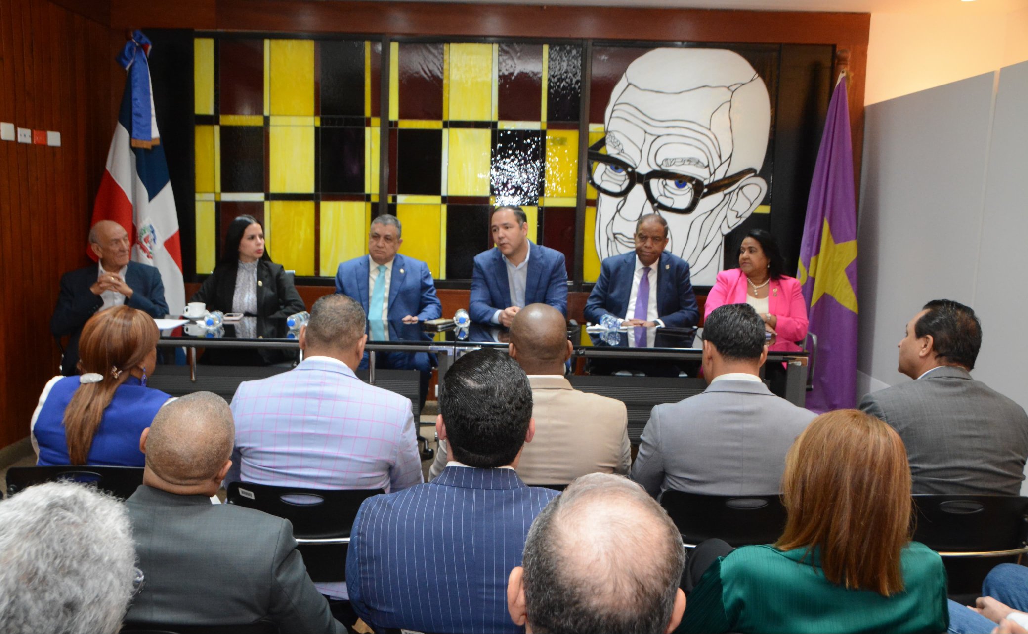 PLD oficializa convocatoria para escoger a los miembros CC en el exterior