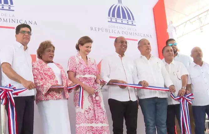 Gobierno inaugura asfaltado 82 calles en el Cach&oacute;n de la Rubia