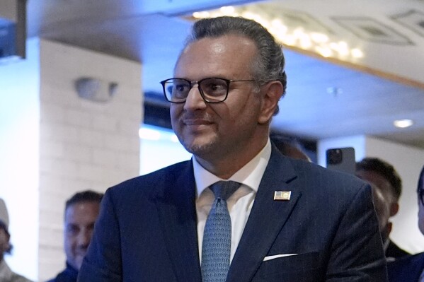 Trump anuncia designaci&oacute;n de empresario liban&eacute;s como asesor