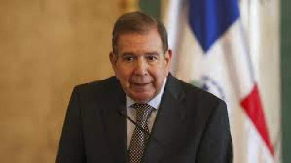 Edmundo Gonz&aacute;lez abandona Rep&uacute;blica Dominicana