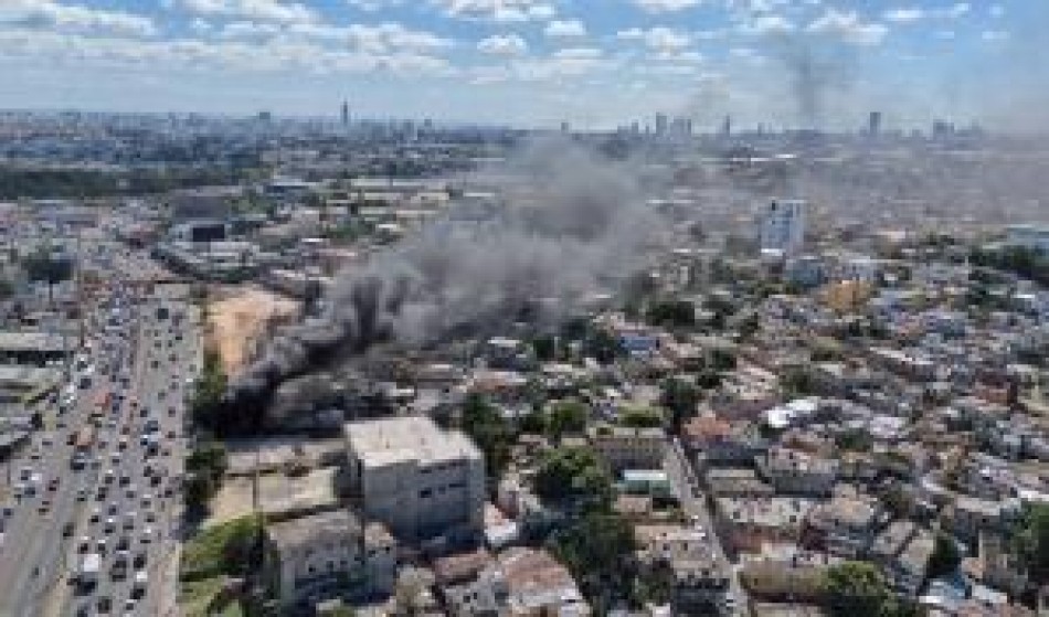 Se registra incendio en un vertedero improvisado en barrio de Herrera