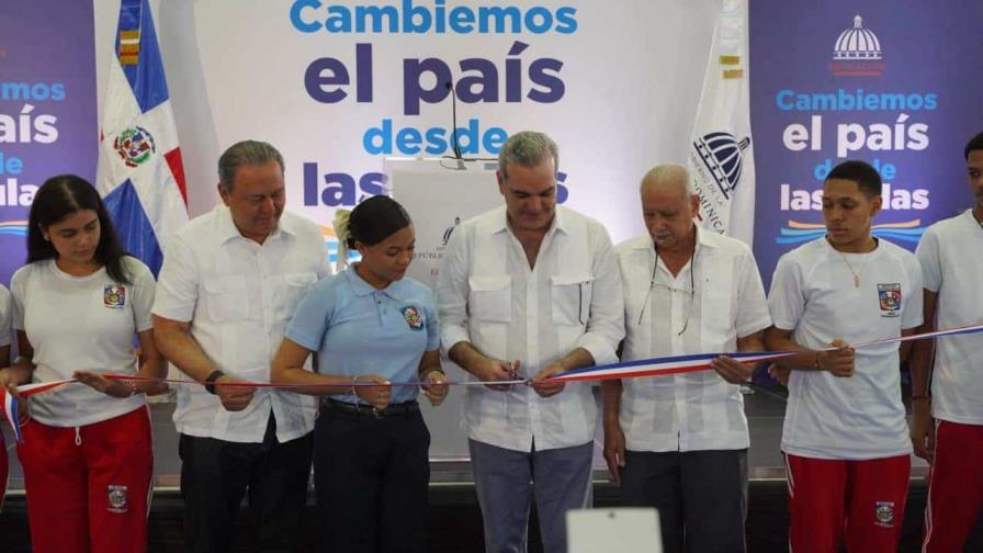 Presidente Luis Abinader inaugura cancha del Instituto Uni&oacute;n Panamericana