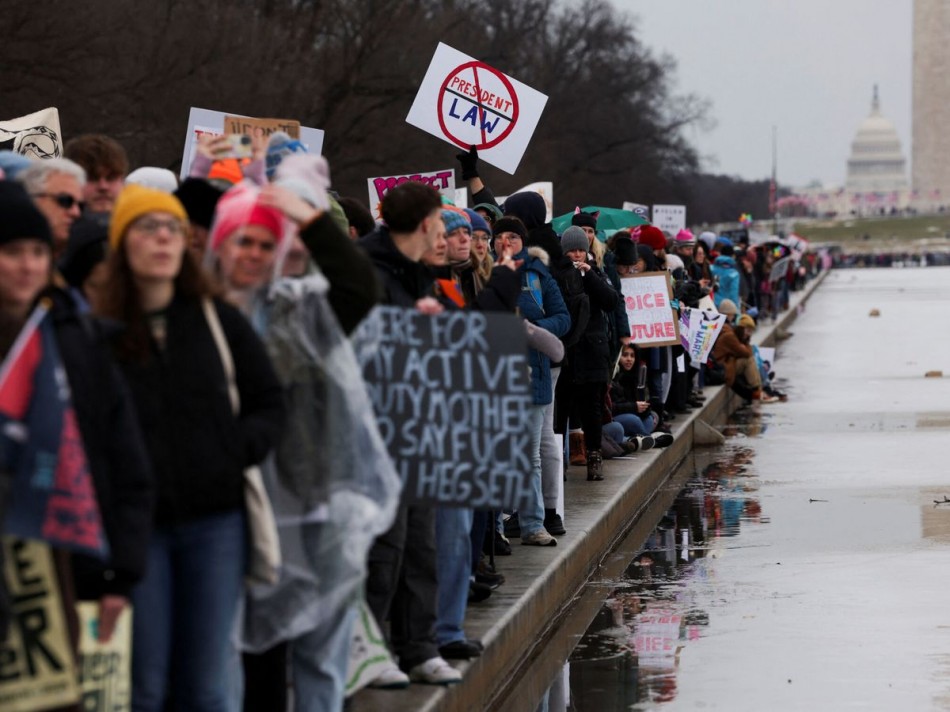 Miles de mujeres se manifiestan en washington para protestar contra el presidente electo Donald Trump y su inminente toma de posesi&oacute;n