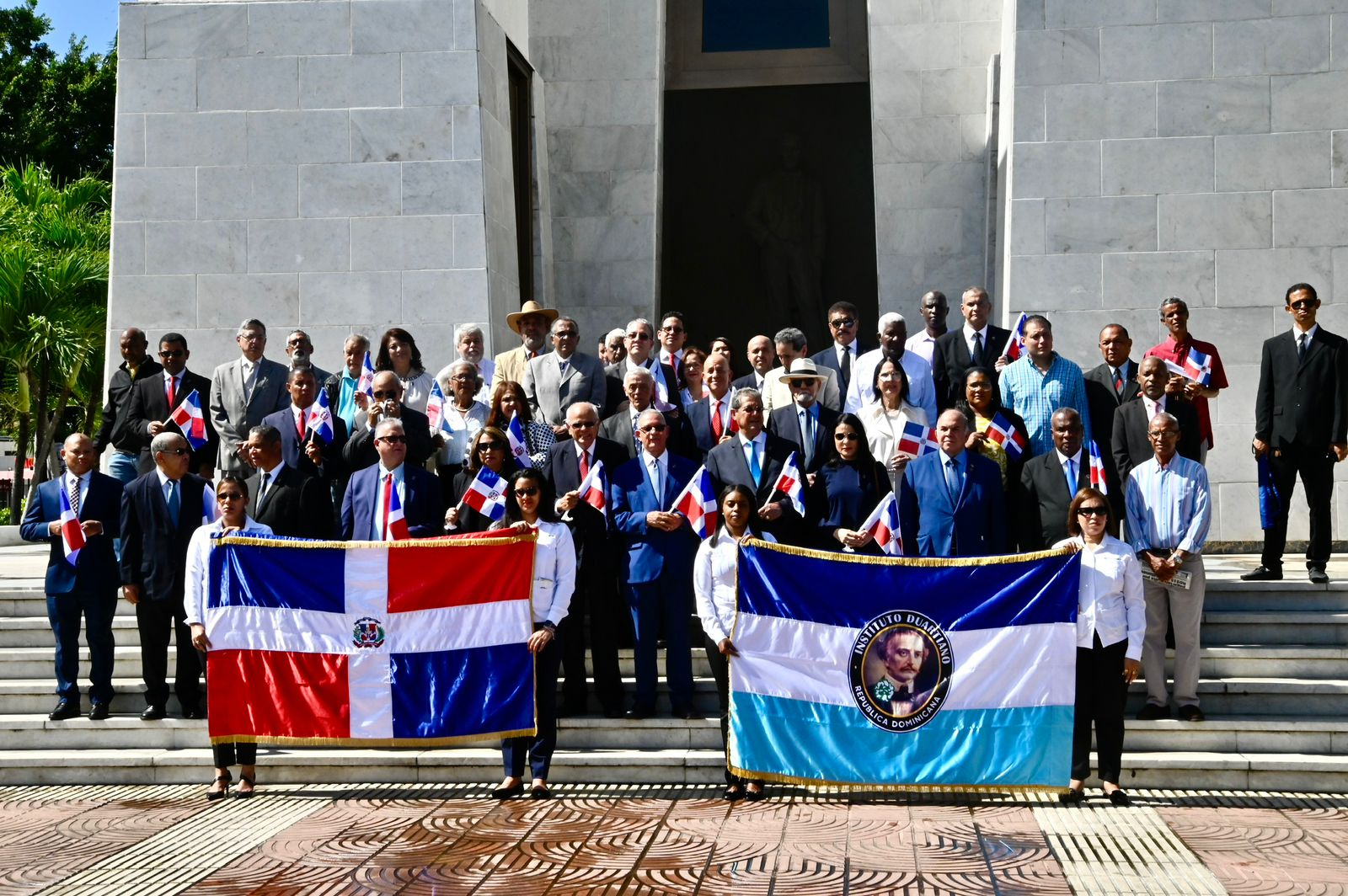 Instituto Duartiano celebra el 212 aniversario del natalicio de Juan Pablo Duarte con misa en la Catedral