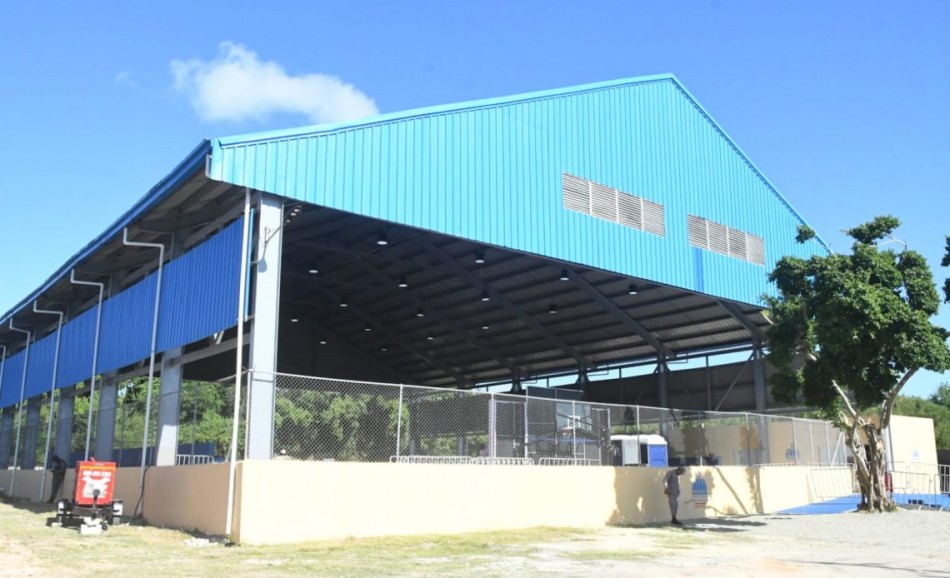 Ministro de Deportes inaugura centro deportivo en Boca Chica
