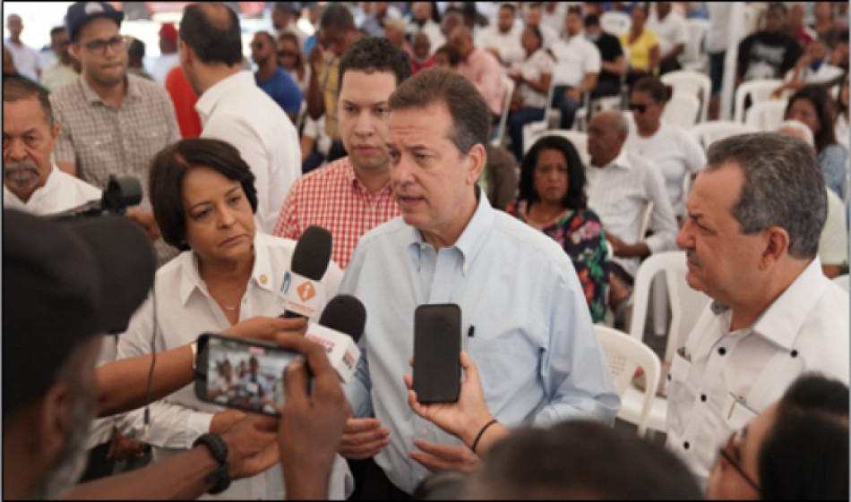 Ministro Bisonó destaca obras del gobierno en la capital