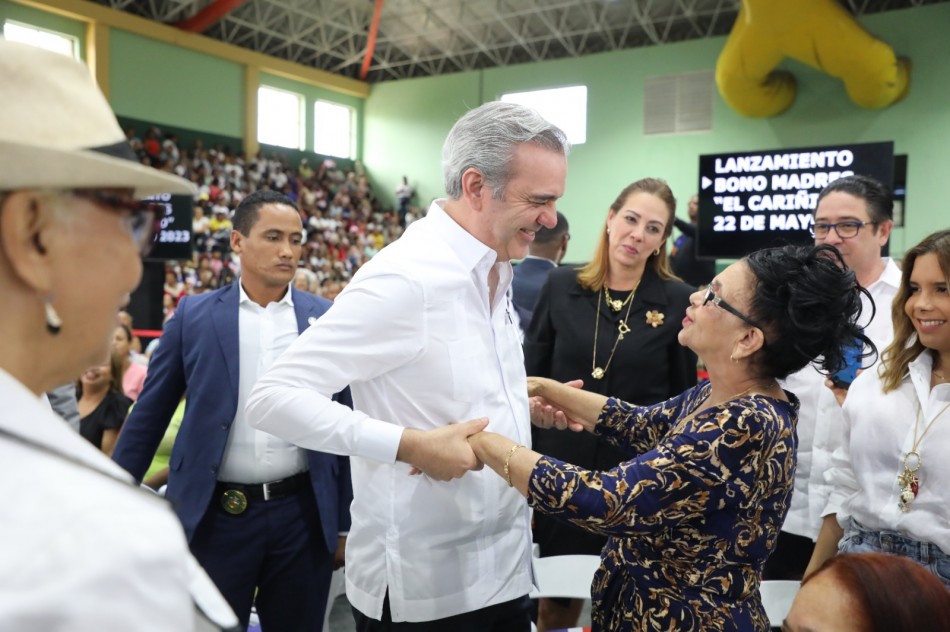 Presidente Abinader anuncia cariñito para mamá, un bono que impactará a un millón de madres