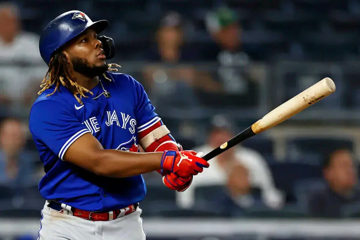 Vladdy Jr anota un grand slam en la victoria de los Azulejos 20-1 sobre los Rays de Tampa