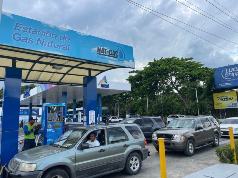 Choferes ve de trampa el uso del gas natural