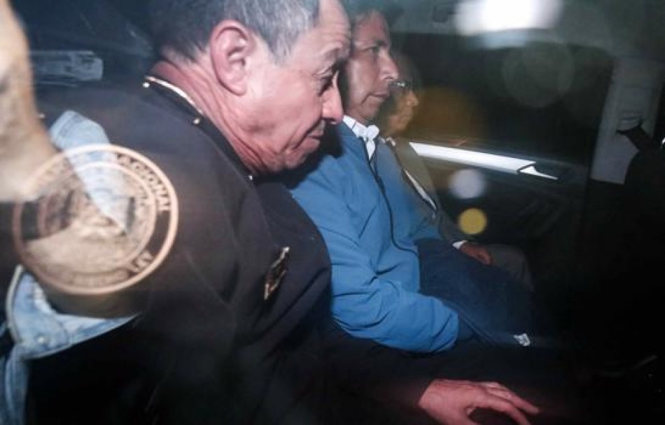 Pedro Castillo es trasladado esposado al mismo penal en que est&aacute; preso Alberto Fujimori