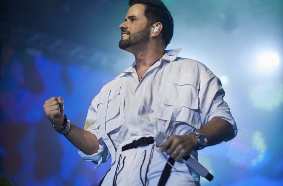 Manny Cruz con grandioso espectáculo celebra de merengue en un Palacio de los Deportes