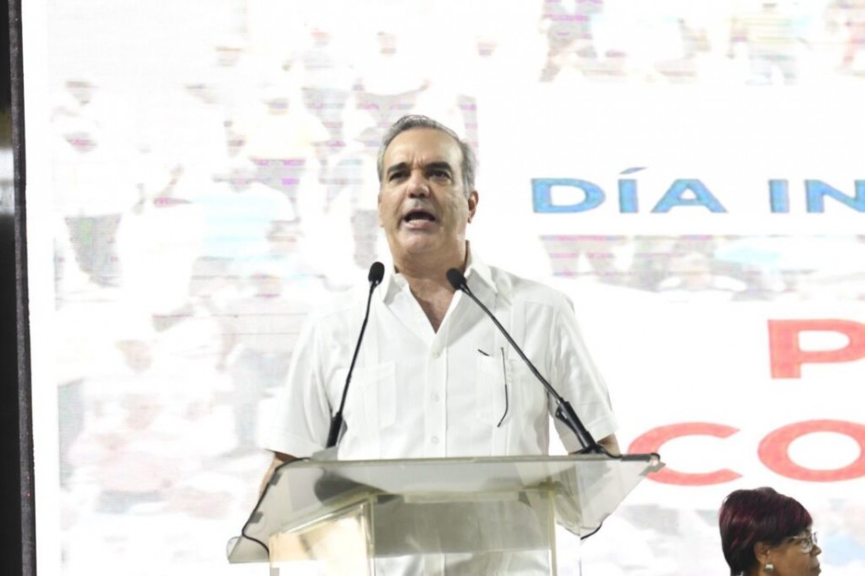 Presidente Abinader ofrece el pacto social por salarios dignos y trabajo decente