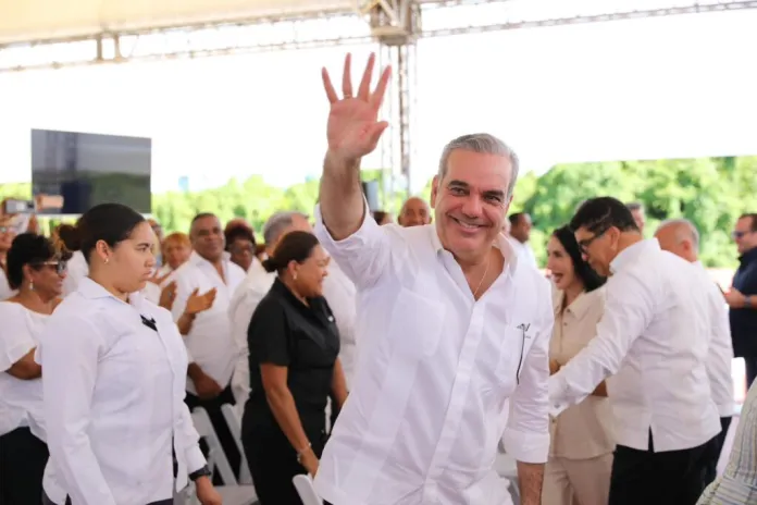 Luis Abinader inaugurar&aacute; varias obras en Constanza y Santiago