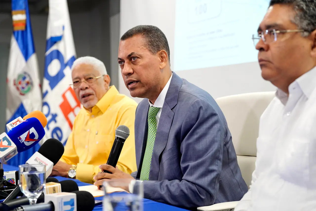 INDOTEL da 30 d&iacute;as a operadoras para depurar l&iacute;neas m&oacute;viles