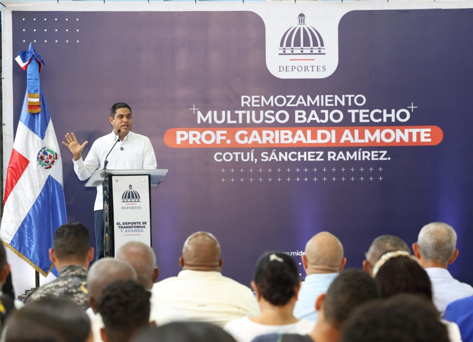 Gobierno inaugura el multiuso Garibaldi Almonte de Cotu&iacute;