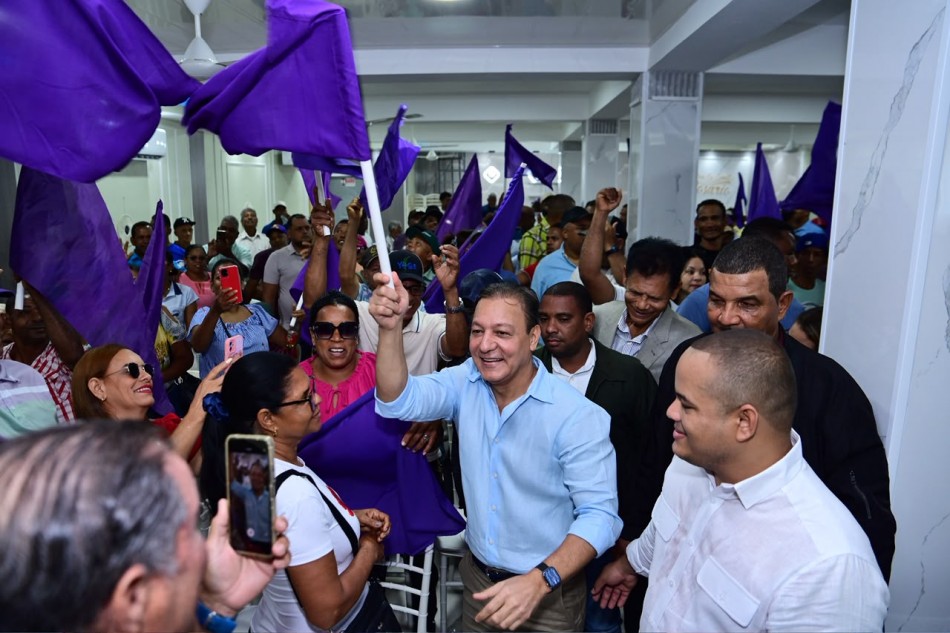 Abel Mart&iacute;nez reafirma su compromiso como servidor p&uacute;blico en encuentro del PLD