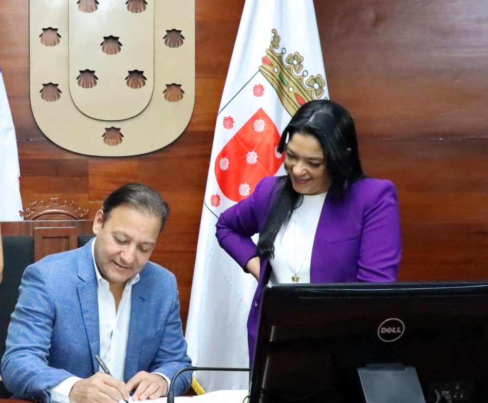 Ayuntamiento de Santiago por 2do a&ntilde;o consecutivo entrega sueldo 14 a servidores municipales