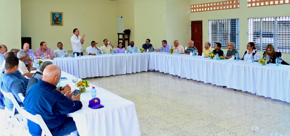 Abel se re&uacute;ne con p&aacute;rrocos de Circ. 3 del DN