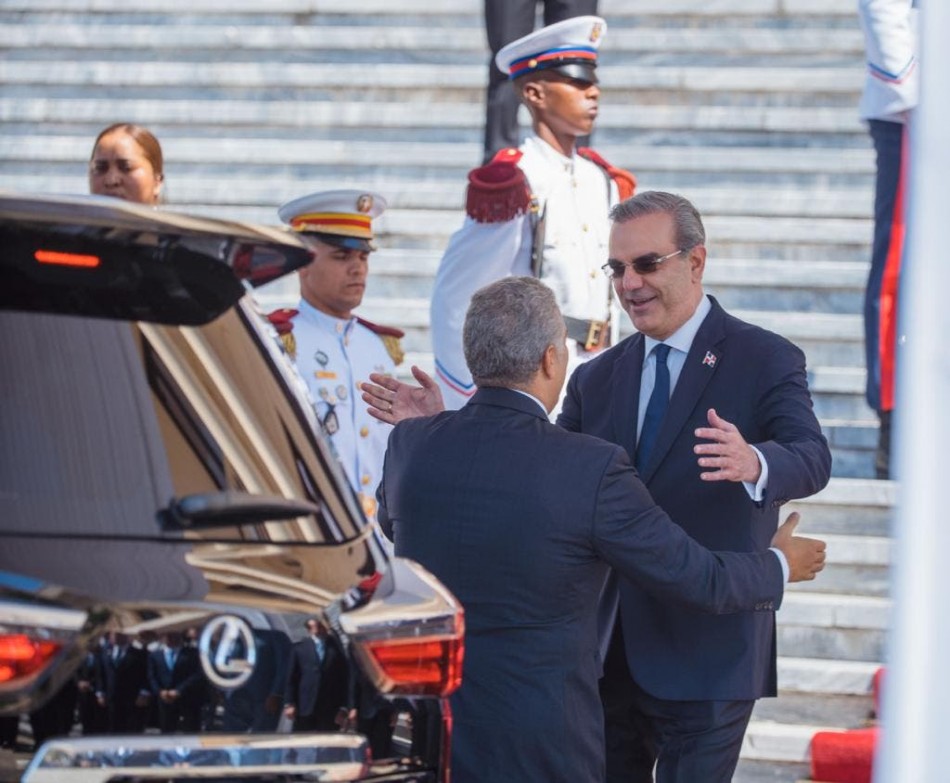 Abinader recibe al presidente de Colombia Iván Duque e inician agenda de trabajo