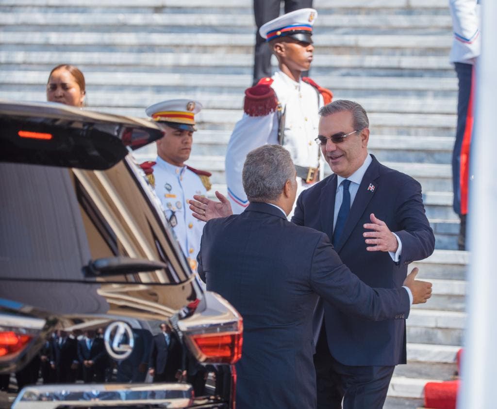 Abinader recibe al presidente de Colombia Iv&aacute;n Duque e inician agenda de trabajo