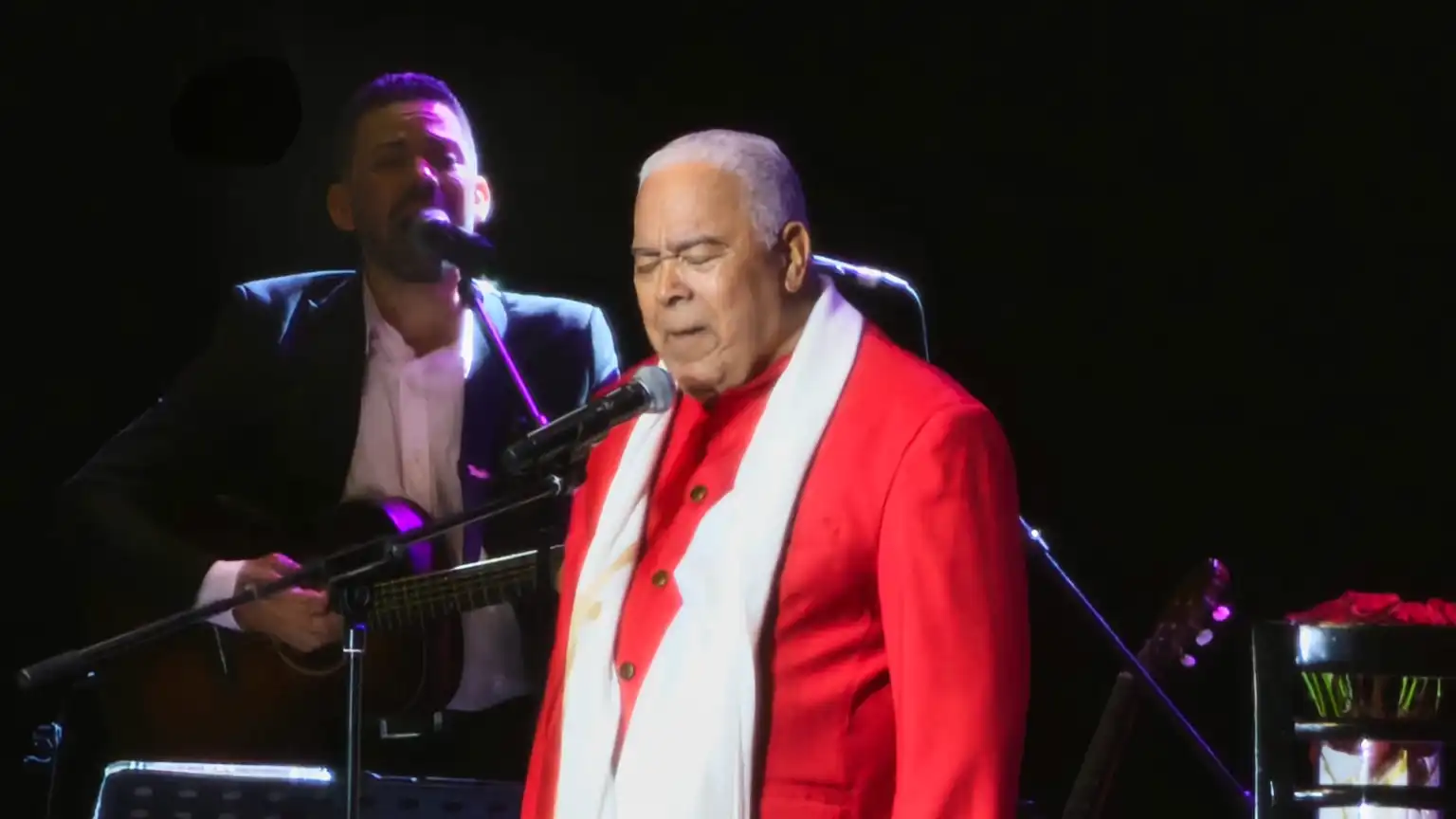 Danny Rivera convierte el Jaragua en un templo del romance