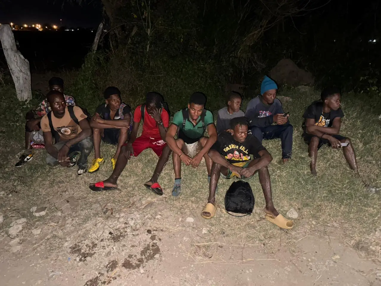 Detienen a 11 haitianos indocumentados detectados con drones en Dajab&oacute;n
