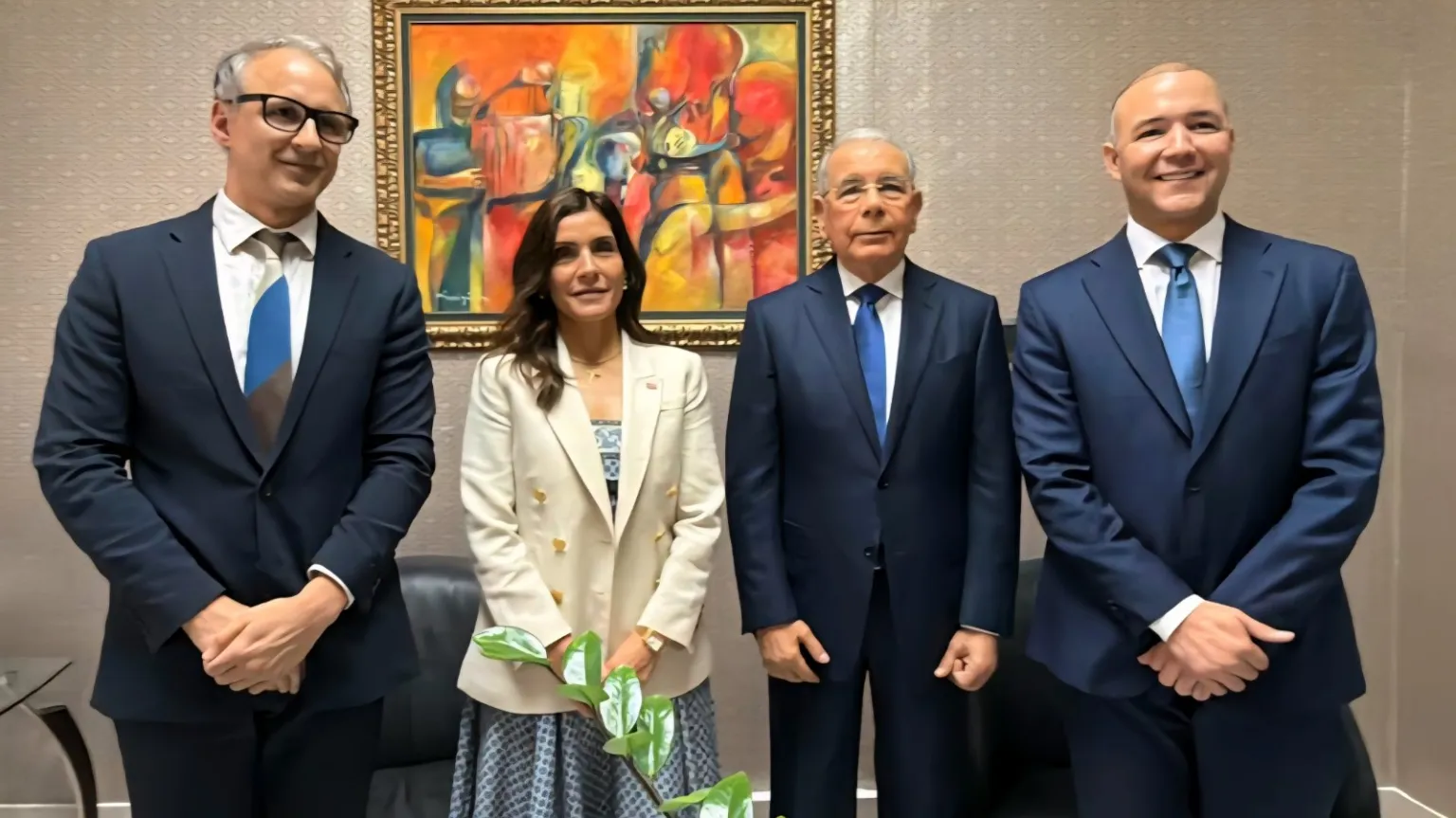 Embajadora de EE.UU visita a Danilo y abordan situaci&oacute;n nacional y democracia