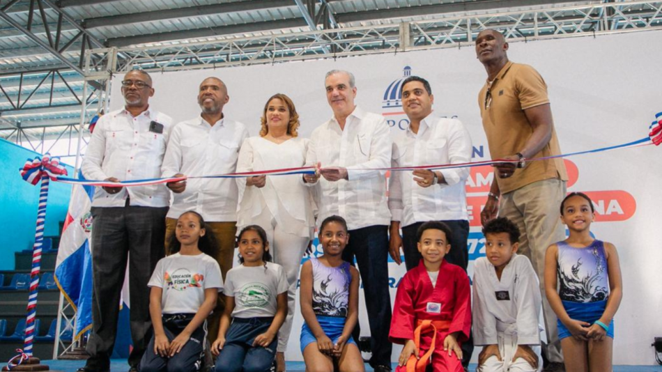 Luis Abinader entrega los pabellones de entrenamientos del Centro Deportivo de La Romana