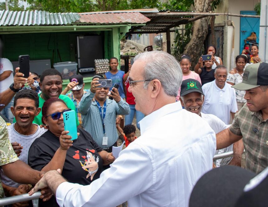 Abinader inaugurar&aacute; este s&aacute;bado en la provincia de Monte Plata dos carreteras y un techado escolar