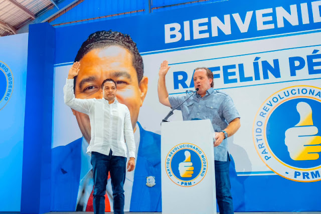 PRM juramenta al diputado Rafelin Pérez, quien abandonó la Fuerza del Pueblo