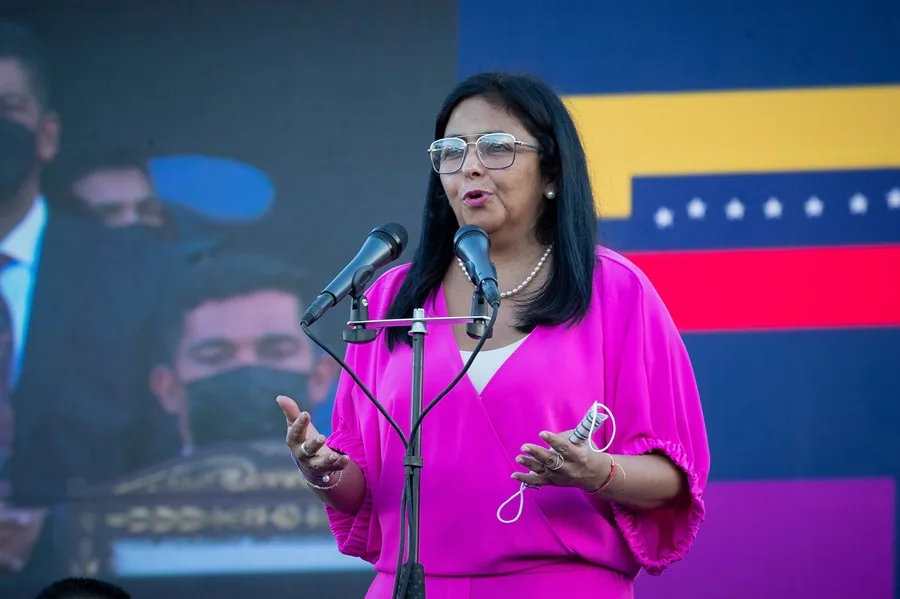 Delcy Rodr&iacute;guez decreta 7 d&iacute;as de duelo en honor a &laquo;j&oacute;venes m&aacute;rtires&raquo; que defendieron a Maduro