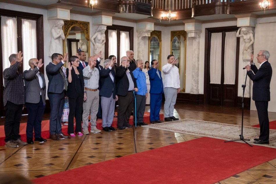 Luis Abinader juramenta comité gestor del Observatorio Ambiental