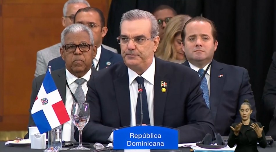 Ley de Trata y Explotaci&oacute;n de Migrantes se suma a  varios controversiales proyectos que Abinader ha enviado al Congreso