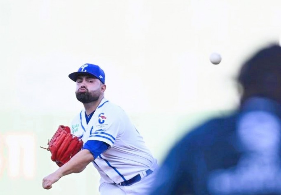 Alemao Hern&aacute;ndez en el Licey se siente como en casa 