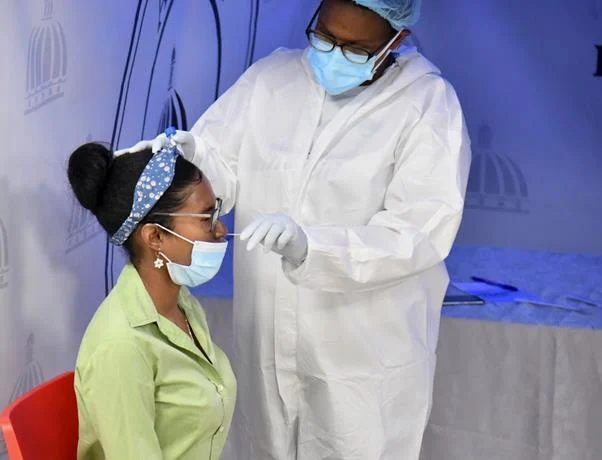 Salud P&uacute;blica registra 48 casos de covid y una baja en las muestras de PCR