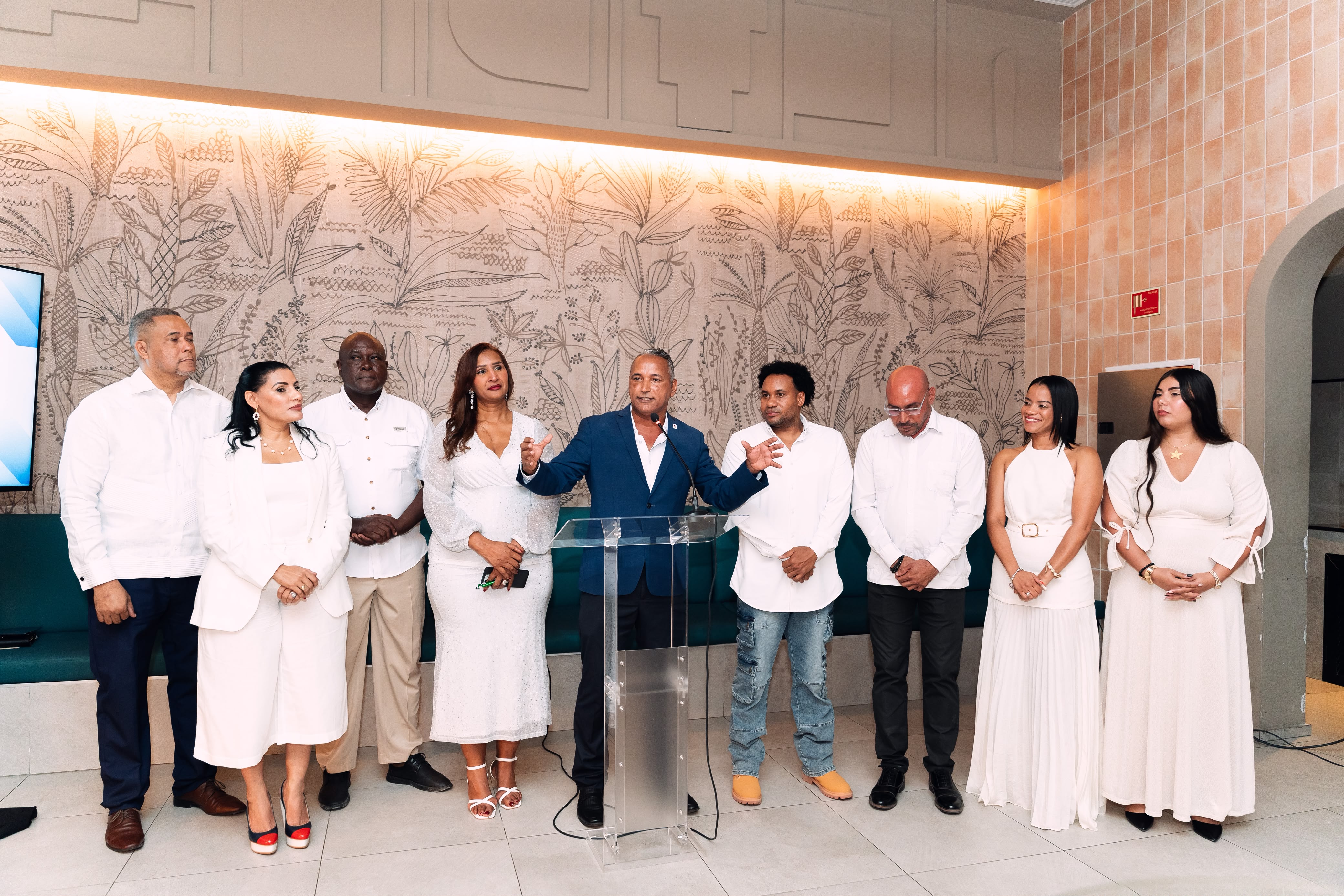 Franklin de la Cruz agradece el respaldo recibido durante su gesti&oacute;n al frente de AMEDIP y reafirma su compromiso con la comunicaci&oacute;n de Punta Cana