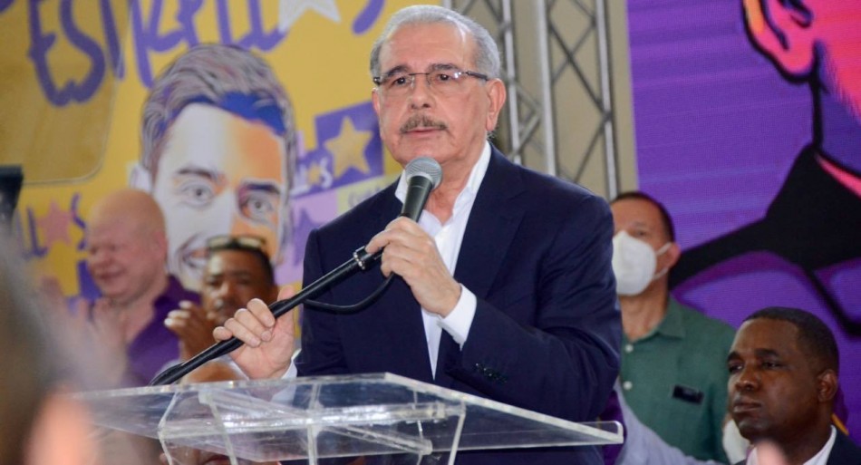 Danilo Medina pide al Gobierno que &laquo;no haga retroceder el pa&iacute;s&raquo;