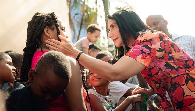 Primera Dama celebra D&iacute;a de Reyes con ni&ntilde;os de Las Ca&ntilde;itas