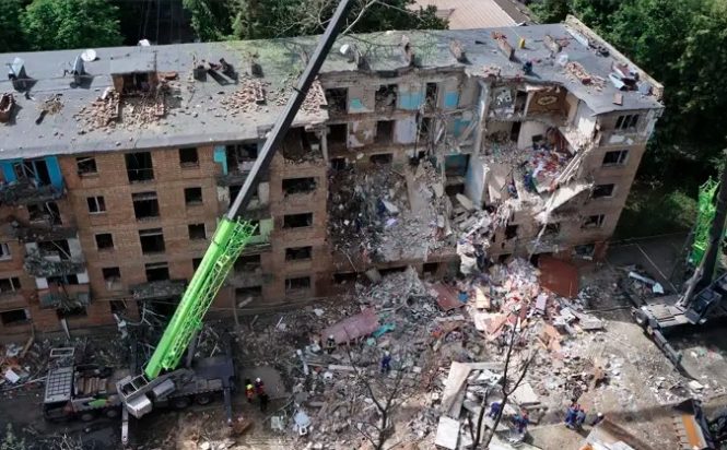 Rusia lanza misiles hipers&oacute;nicos y drones en Ucrania