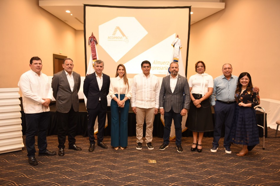CAASD y ACOPROVI firman acuerdo para mejorar redes distribuci&oacute;n de agua en GSD