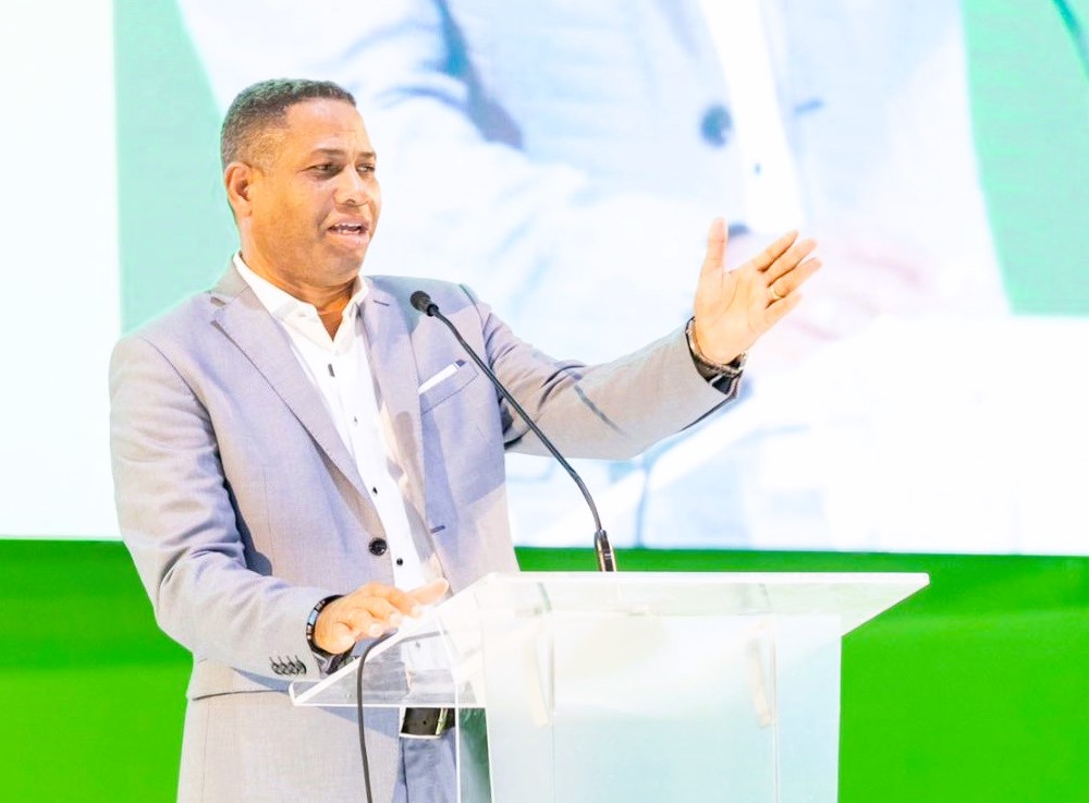 Candidato a senador Trajano Santana dice respaldar&aacute; inversi&oacute;n del Gobierno en Barahona con agenda legislativa desde el Senado