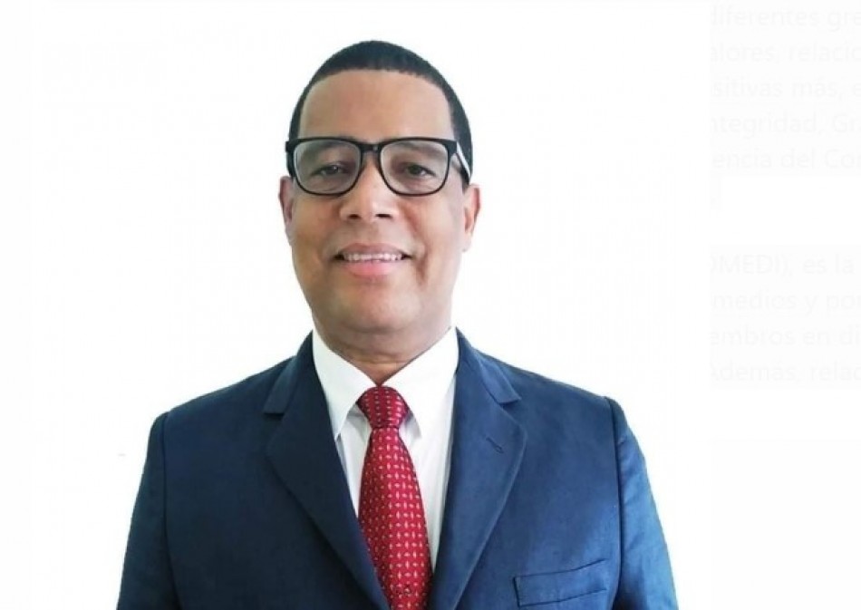 Comunicador Ram&oacute;n Ch&aacute;vez R. invita a los miembros de la Sociedad de Medios Digitales a VOTAR #1 por la plancha COLOR ROJO