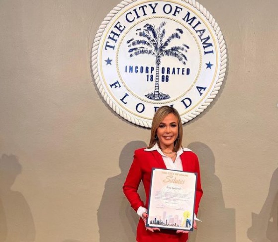 Luz Garc&iacute;a recibe reconocimiento en Miami por ser una &ldquo;mujer exitosa de alto nivel&rdquo;