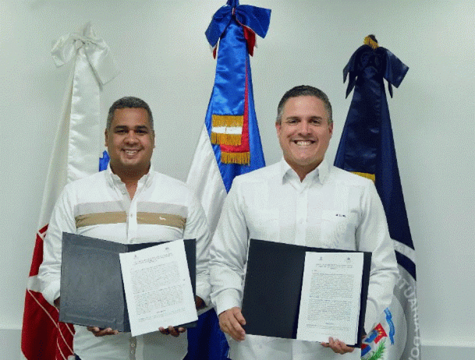 Instituto Postal Dominicano firma el acuerdo con la Autoridad Portuaria Dominicana