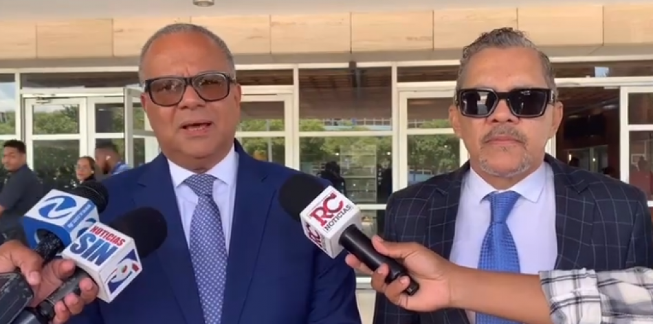 El l&iacute;der de &ldquo;Los Hermanos Rosario&rdquo; acude hasta la Procuradur&iacute;a General de la Rep&uacute;blica
