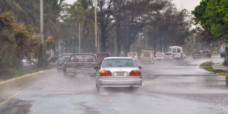 COE coloca 14 provincias en alerta roja, 10 amarilla  y 08 en verde por posibles crecidas de r&iacute;os, arroyos y ca&ntilde;adas