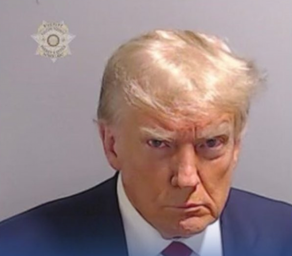 La oficina del Sheriff del condado de Fulton difunde la  foto de Donald Trump fichado en Georgia